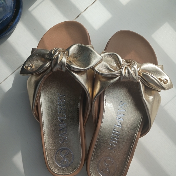 Women's Gold Slide Sandals Size 7 - Picture 2 of 4